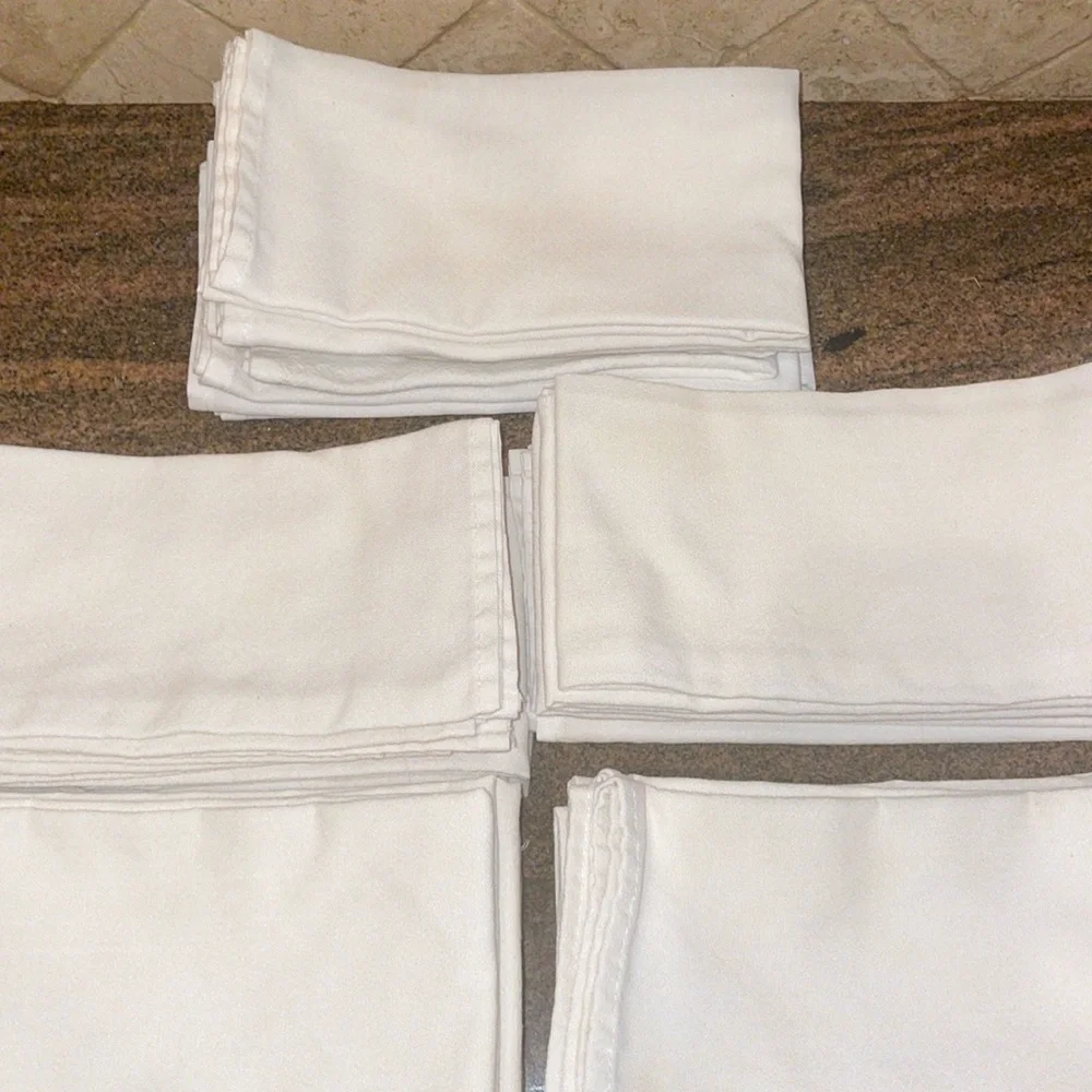 31 Pcs Large White Catering Napkins 18” x 18”